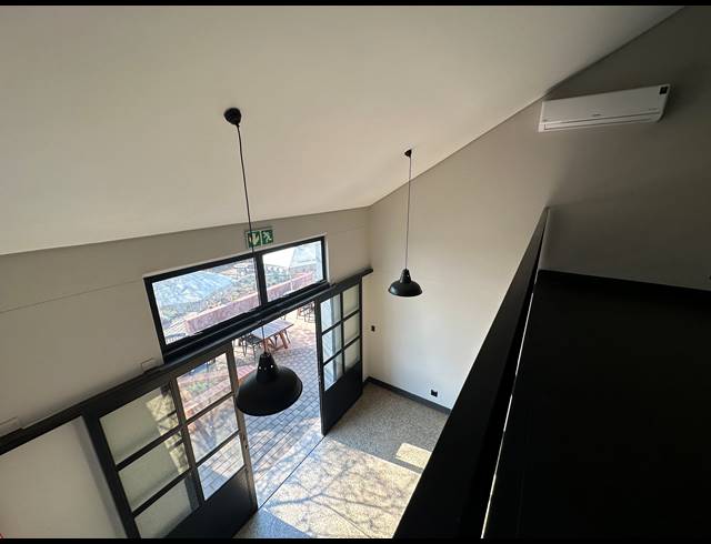 61M² OFFICE TO LET IN ROOIHUISKRAAL NORTH